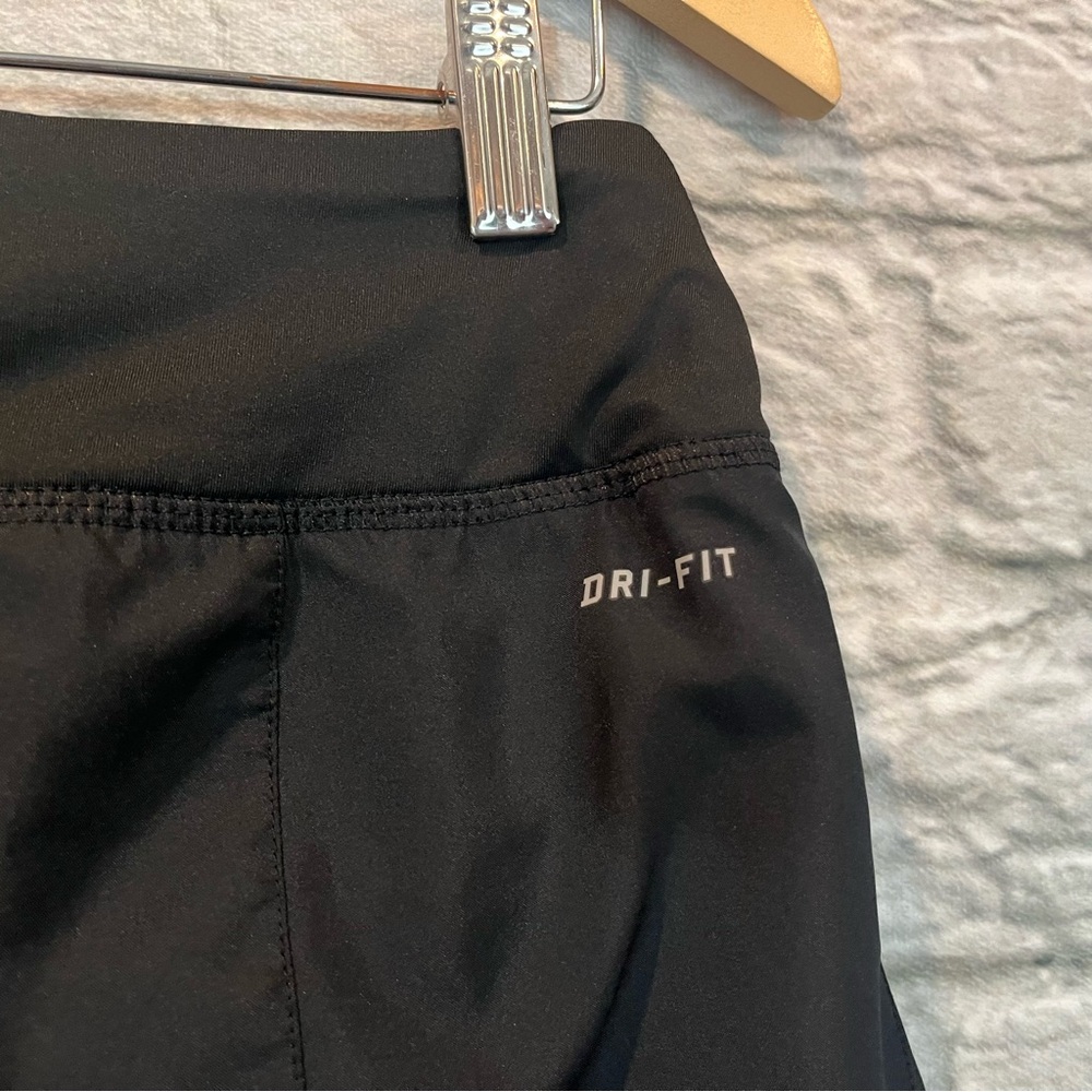 Nike - Women’s Medium Solid Black Lined Crew Runn… - image 6